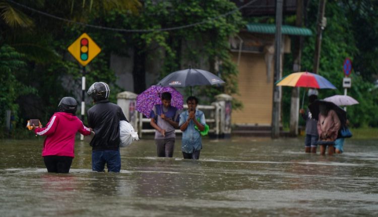 Srilanka , Srilanka Heavy Rain, Srilanka Flood, weather Update, श्रीलंका, श्रीलंका भारी बारिश, श्रीलंका बाढ़, मौसम अद्यतन